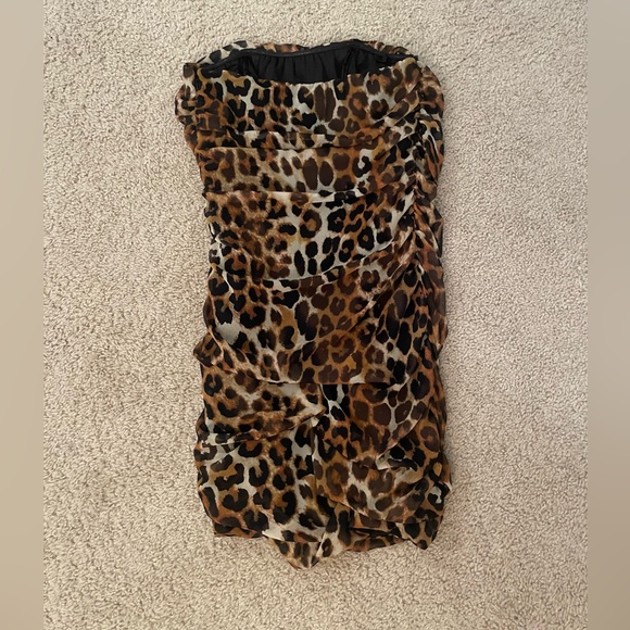 Express Ruched Leopard Mini Dress, size 8 - Picture 3 of 6